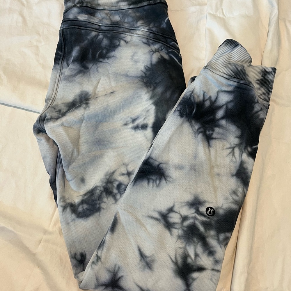 Lululemon Warm Down Jogger in Earth Dye